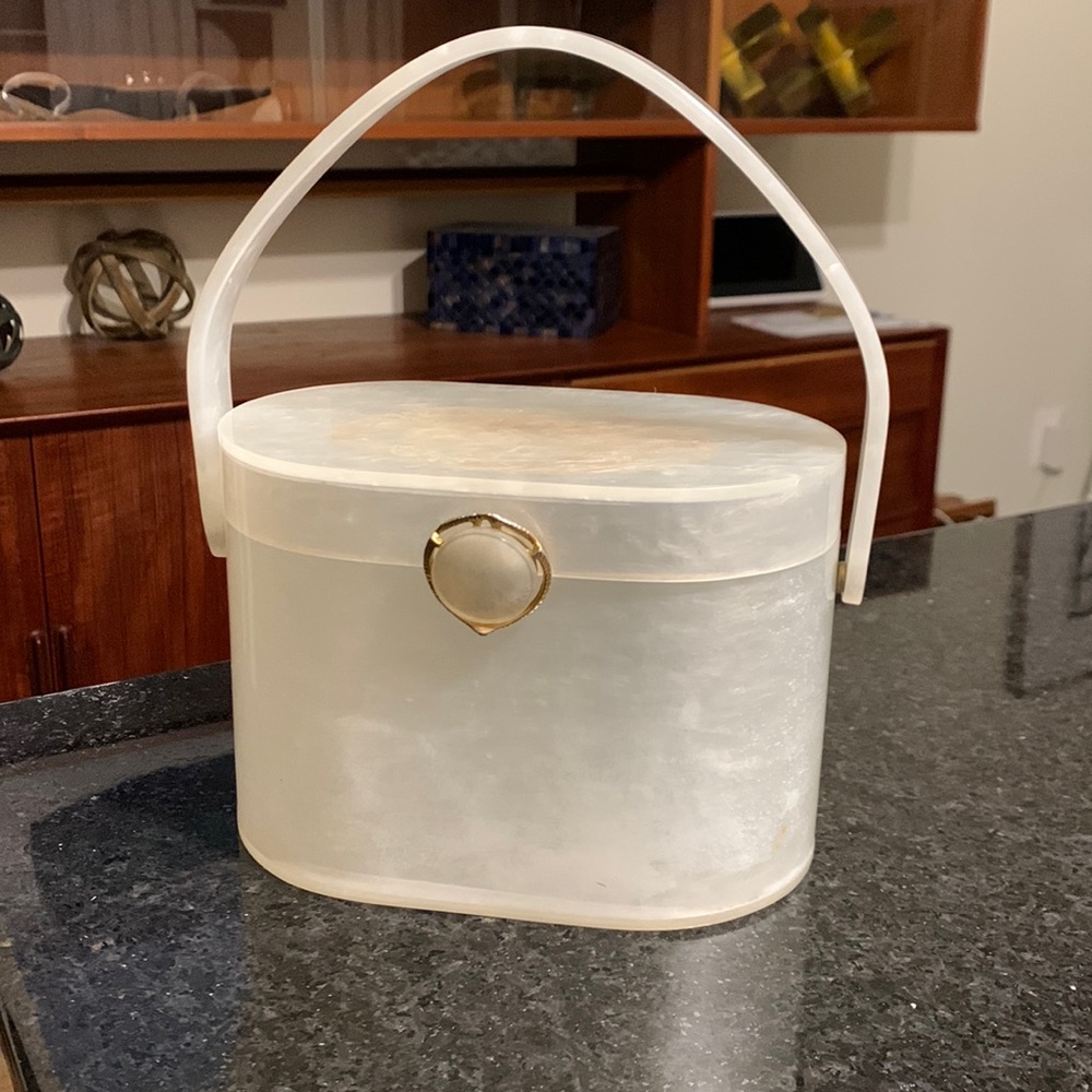 Vintage WILLARDY pearly white lucite 60’s box purse